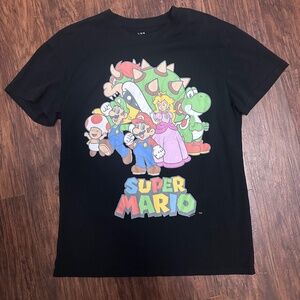 Super Mario Graphic T-Shirt – Size Large 🍄